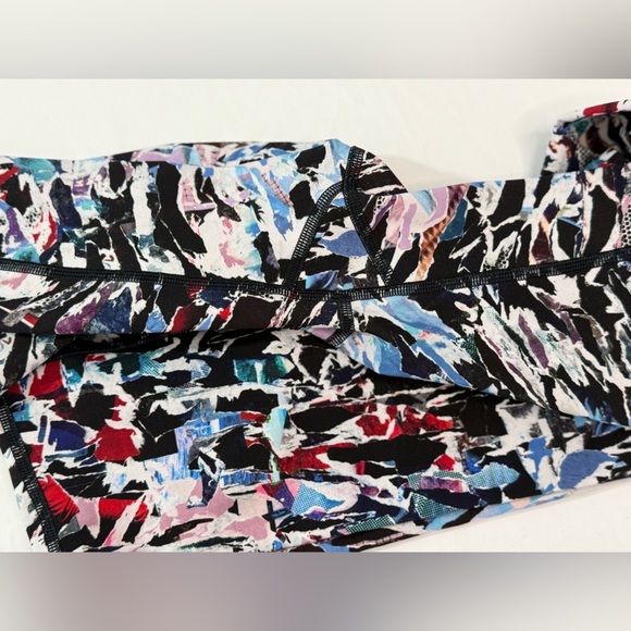 Lululemon‎ Wunder Under Hi-Rise 1/2 Tight Culture Clash Multi Black Size 6 - Picture 7 of 10